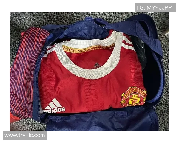 国外足球明星斜挎包时尚潮流解析与购买指南